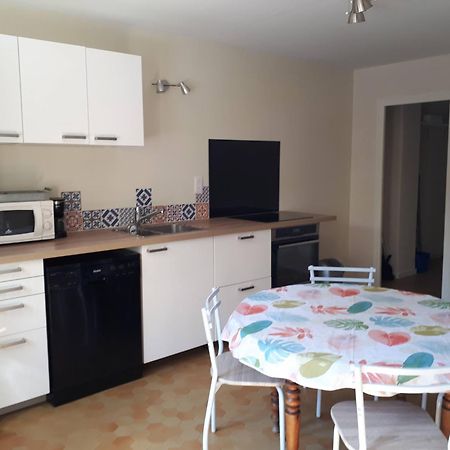 Le Pouvoir Des Fleurs, De 2 A 4 Personnes Crots Exterior photo